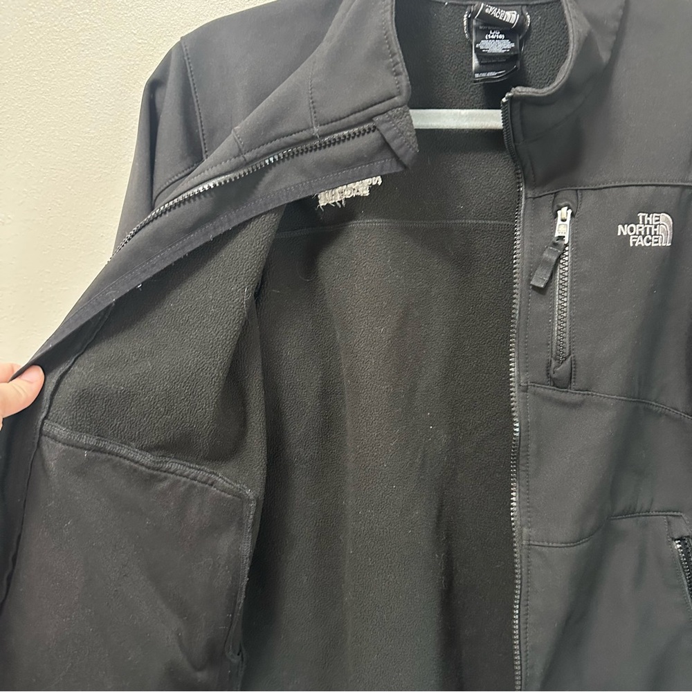 The North Face kids Performance Jacket in Black